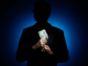 Арестован львовлянин, предлагавший поддельные доллары на продажу