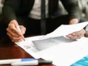 Иллинойс: Индекс делового оптимизма снижается; предлагается помощь при открытой регистрации Medicare