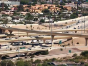 Два человека погибли в результате крушения небольшого самолета на шоссе Массачусетса