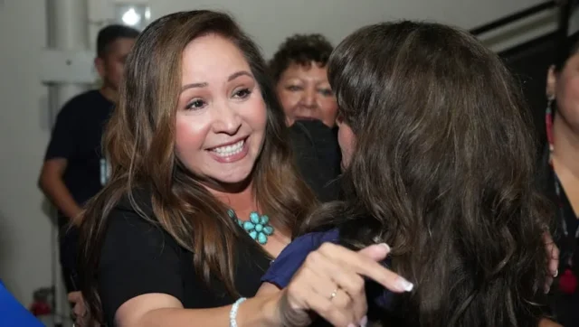 d0aaa0e1f6a2e539ff770cf7e22bbfbe